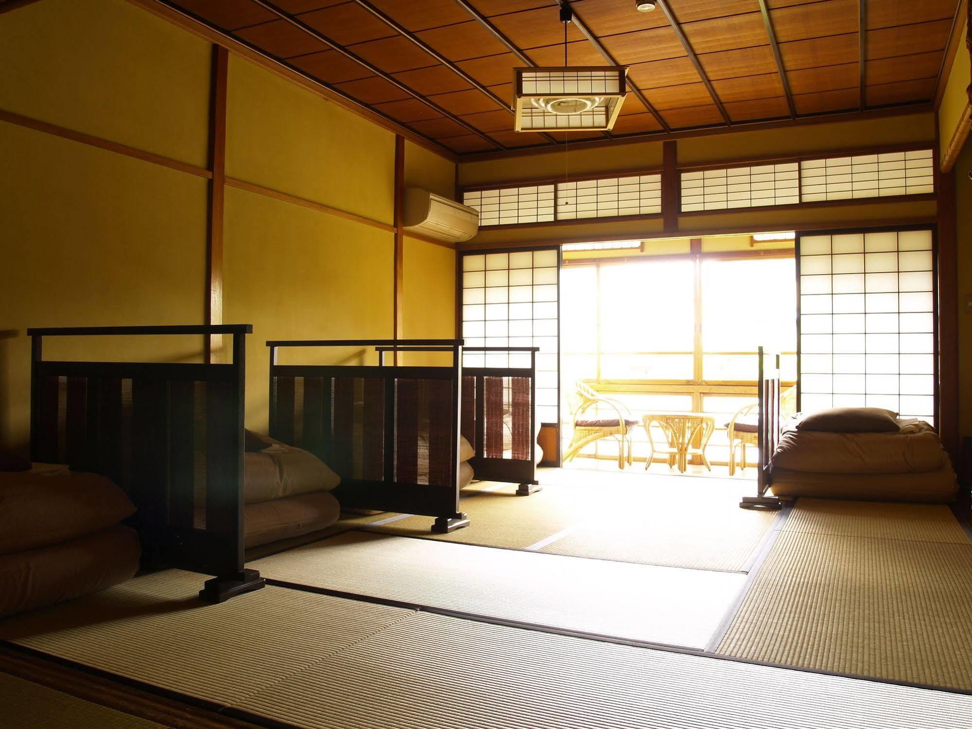 K'S House Ito Onsen - Historical Ryokan Hostel Екстер'єр фото