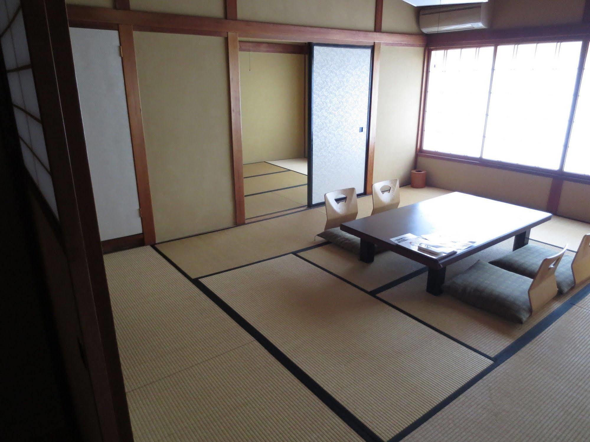K'S House Ito Onsen - Historical Ryokan Hostel Екстер'єр фото