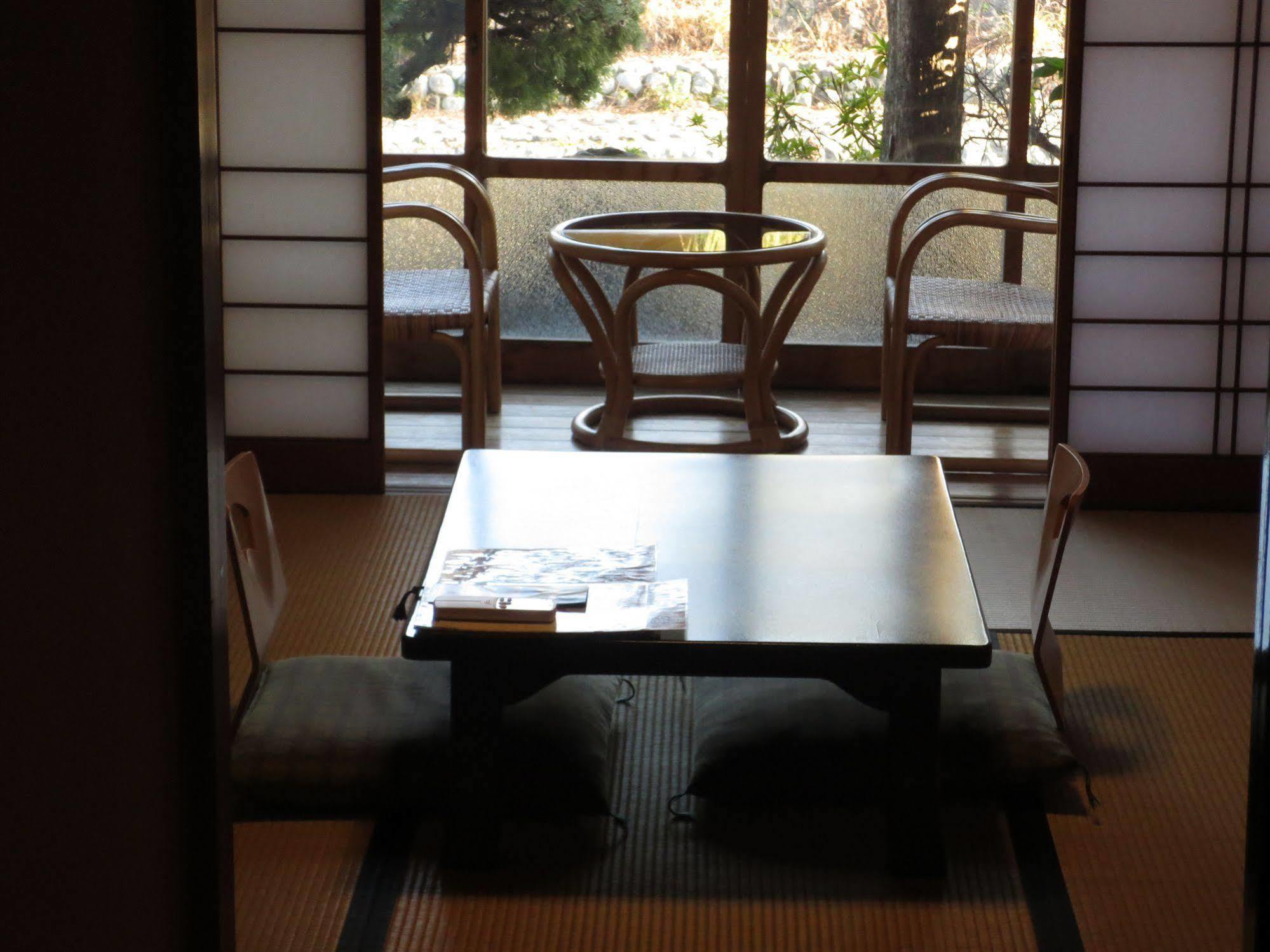 K'S House Ito Onsen - Historical Ryokan Hostel Екстер'єр фото
